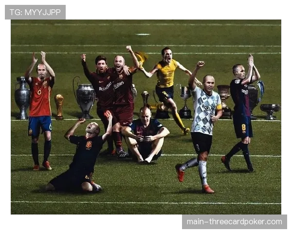 现场:南特球迷高歌鼓舞球队,主队连续三次前场反抢赢得掌声 现场:南特球迷高歌鼓舞球队,主队连续三次前场反抢赢得掌声